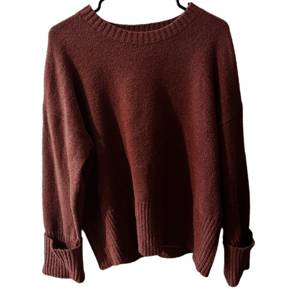ANRABESS Women's Oversized Sweaters Crewneck Long Sleeve Fuzzy Maroon Sweater - Picture 4 of 5